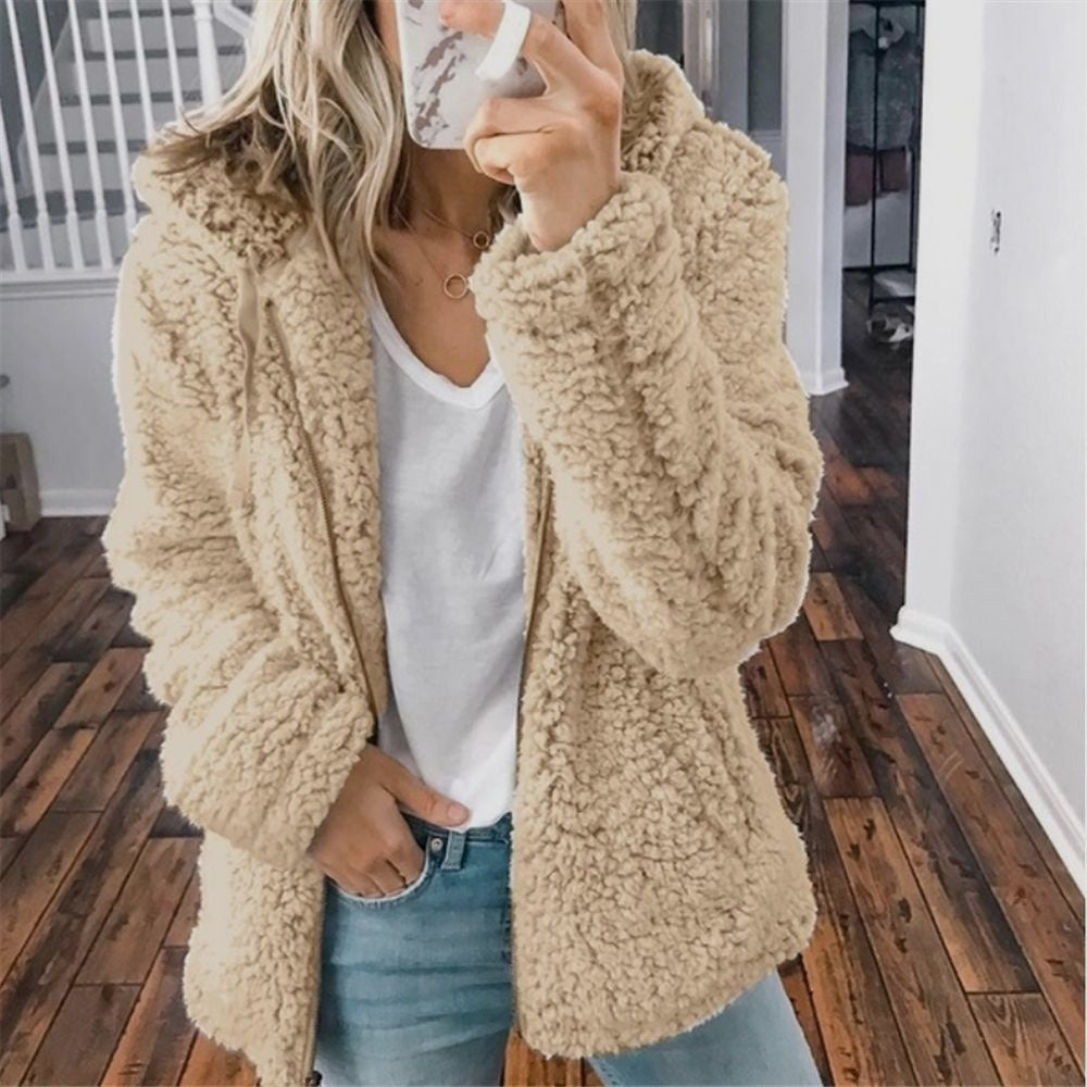 Celandine – Manteau en peluche avec capuche