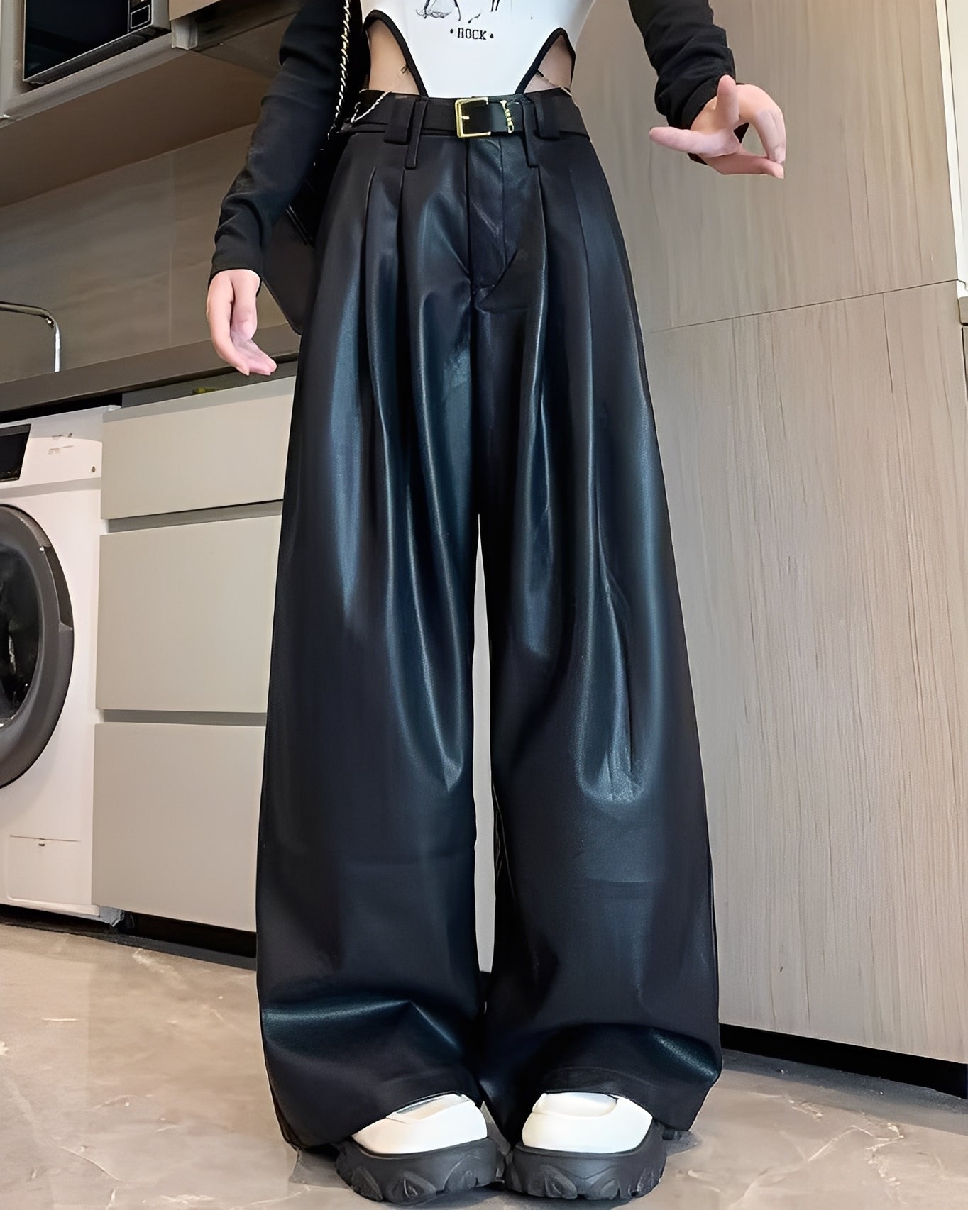 Lora - Pantalon classique en faux cuir avec taille haute pour femmes
