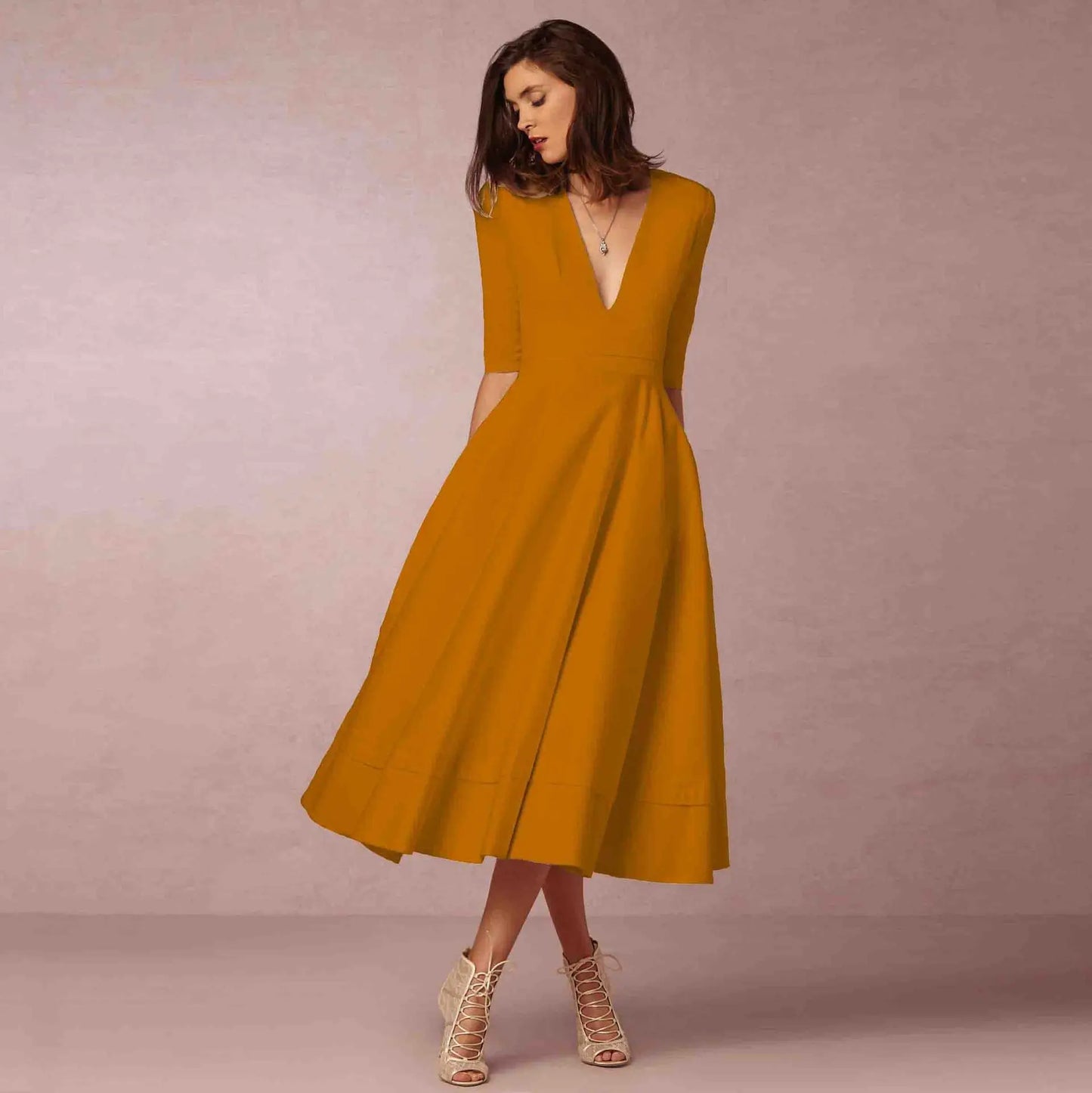 Noemi – Robe de soirée élégante en longueur midi