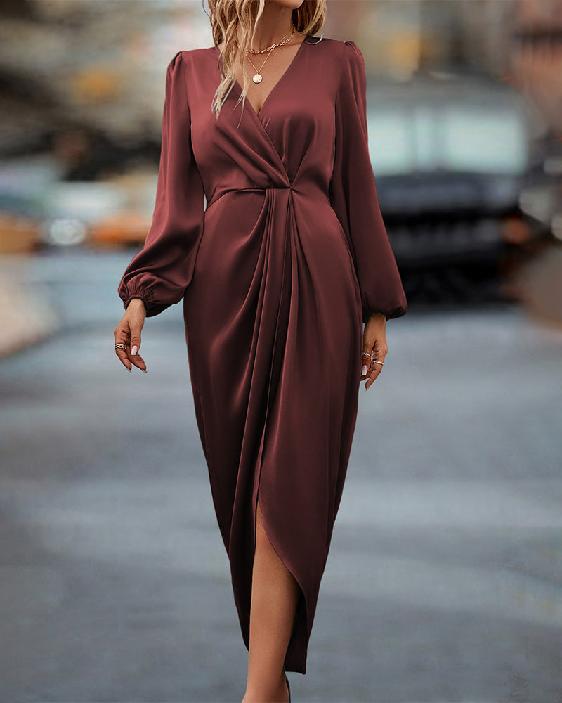 Leona – Robe élégante avec décolleté en V et manches bouffantes