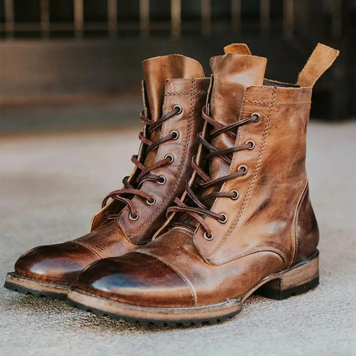 Tiberius – Bottes grises pour homme avec bout rond