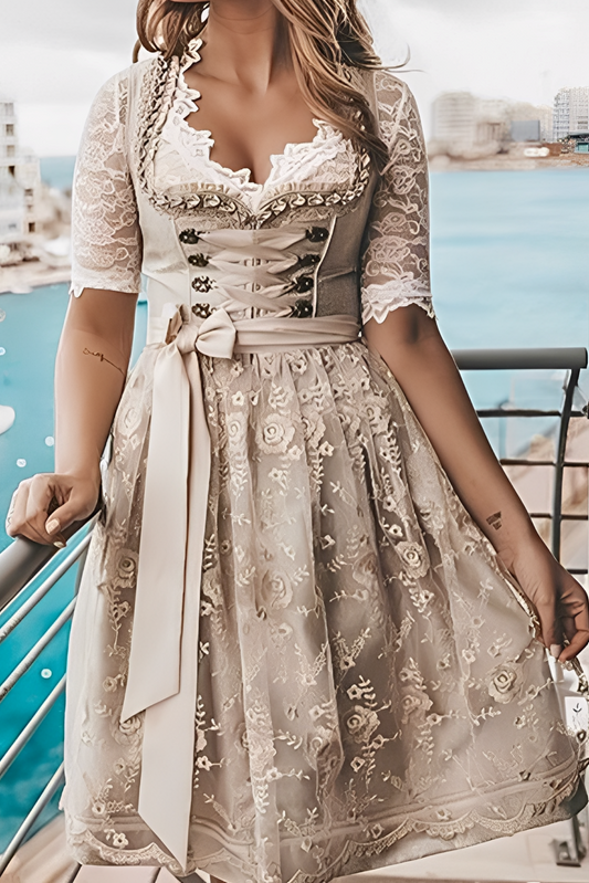 Maliny – Costume femme unique avec tablier et chemisier
