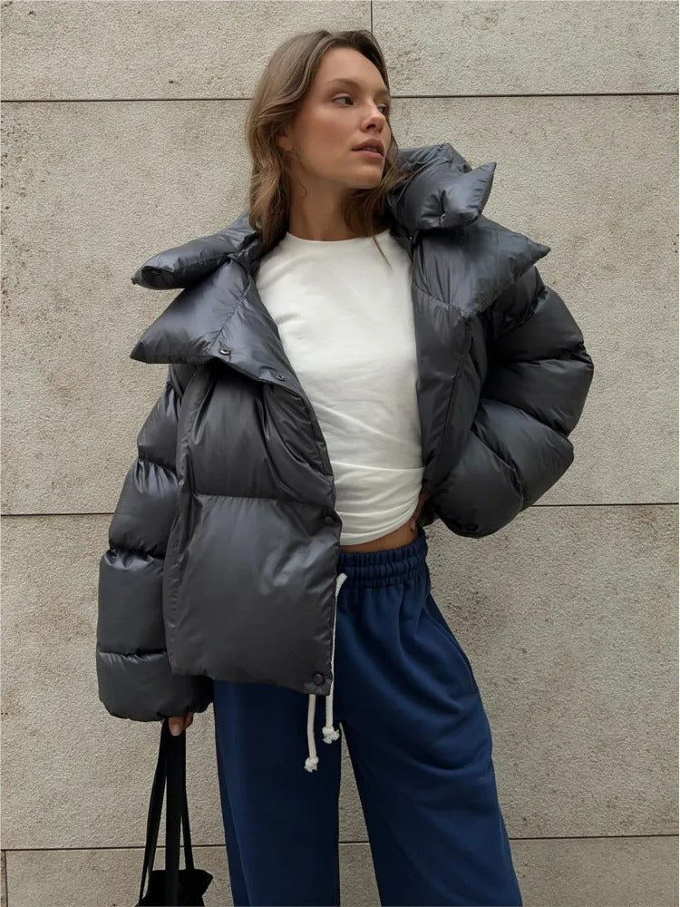 Renata – Courte veste femme avec capuche